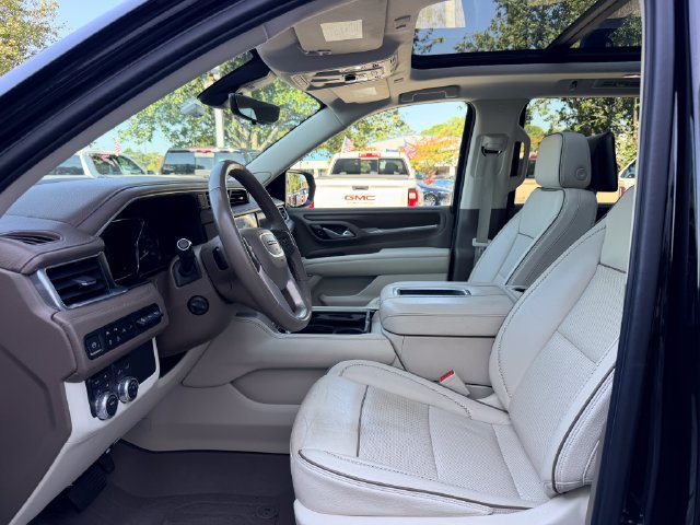 Used 2021 GMC Yukon Denali w/ Denali Premium Package AWD/4WD image 10