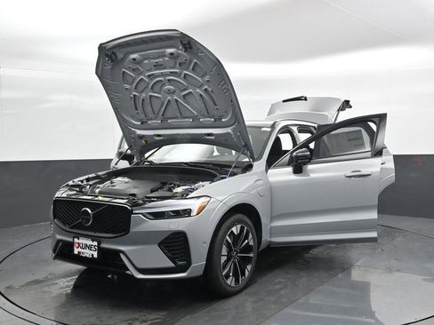 New 2026 Volvo XC60 T8 Plus w/ Protection Package Premier AWD/4WD image 47
