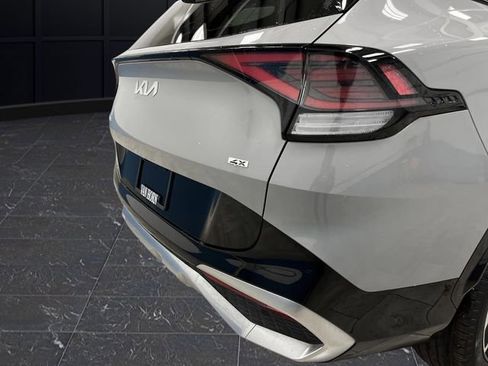 Used 2025 Kia Sportage SX image 33