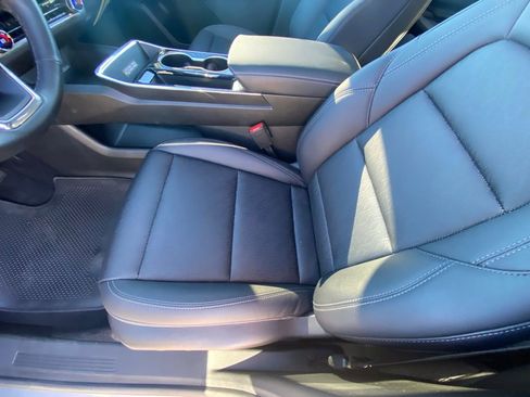 Used 2025 Chevrolet Equinox LT w/ Convenience Package II FWD image 21