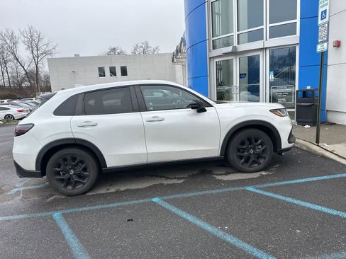 Used 2023 Honda HR-V Sport image 12