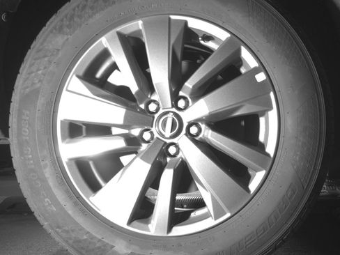 Used 2025 Nissan Pathfinder SV image 15