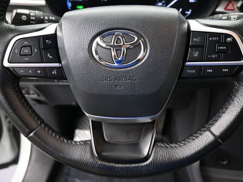 Used 2021 Toyota Sienna XLE image 31