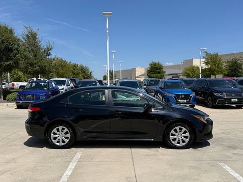 Used 2025 Toyota Corolla LE FWD image 6