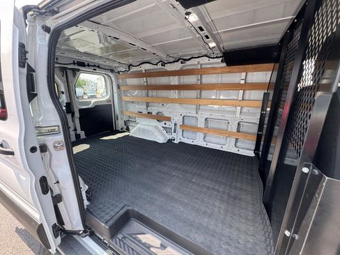 Used 2023 Ford Transit 250 Low Roof AWD w/ Exterior Upgrade Package image 5