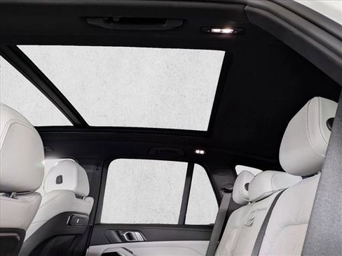 Certified 2025 BMW X5 sDrive40i w/ Parking Assistance Package image 19