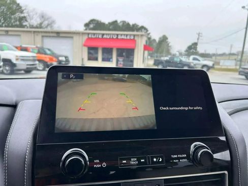 Used 2021 Nissan Armada SV w/ SV Appearance Package image 21