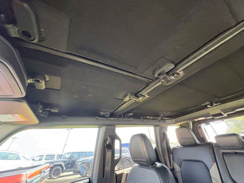 Used 2023 Ford Bronco Wildtrak AWD/4WD image 37