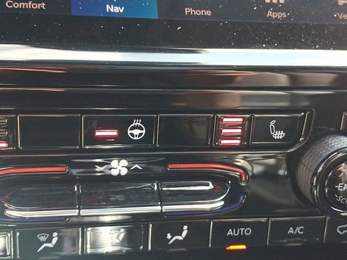 Used 2022 Jeep Grand Cherokee Limited image 25