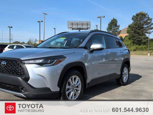 Certified 2022 Toyota Corolla Cross LE FWD image 1