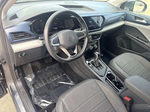 Used 2024 Volkswagen Taos SE FWD image 21
