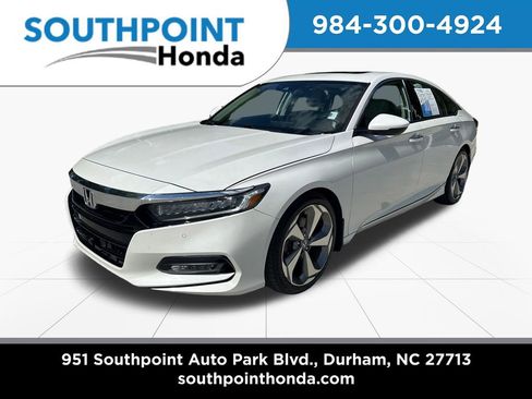 Used 2018 Honda Accord Touring image 3