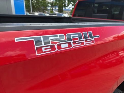 Used 2020 Chevrolet Silverado 1500 LT Trail Boss AWD/4WD image 9