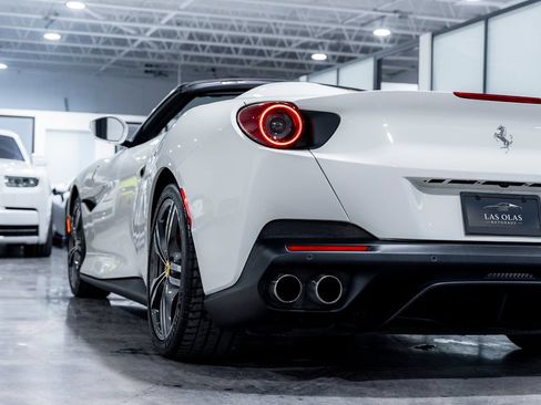 Used 2020 Ferrari Portofino RWD image 13