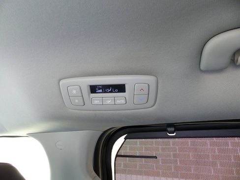 Used 2025 Kia Carnival EX FWD image 56