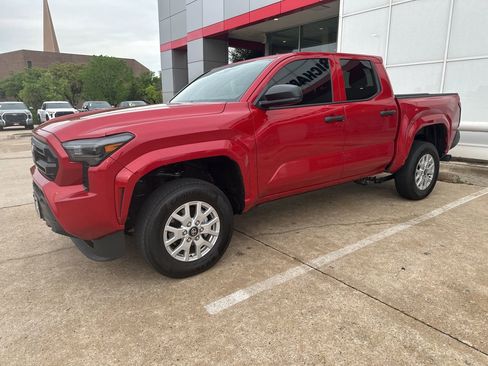 Used 2026 Toyota Tacoma SR image 1