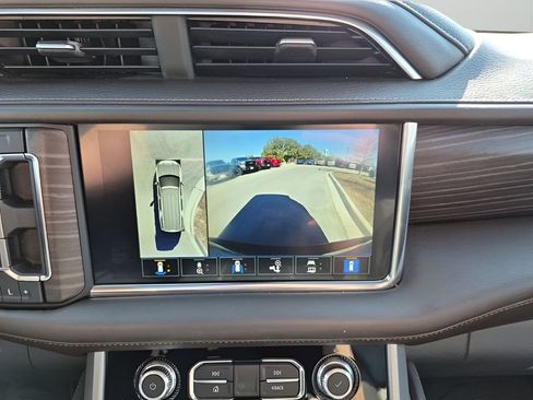 Used 2022 GMC Yukon XL Denali w/ Denali Premium Package image 43