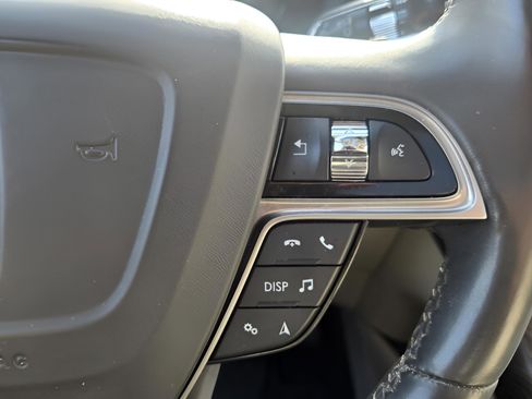 Used 2020 Lincoln Nautilus Reserve w/ Equipment Group 202A image 28