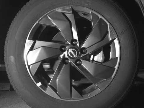 Used 2025 Nissan Rogue SV image 13