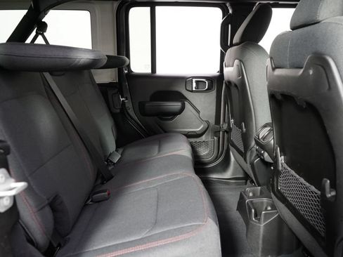 Used 2025 Jeep Wrangler Unlimited Rubicon AWD/4WD image 18