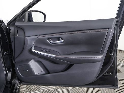 Used 2023 Nissan Sentra SR w/ SR Premium Package image 25