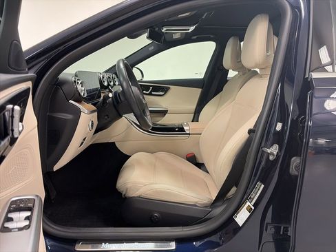 Used 2022 Mercedes-Benz C 300 4MATIC Sedan image 13