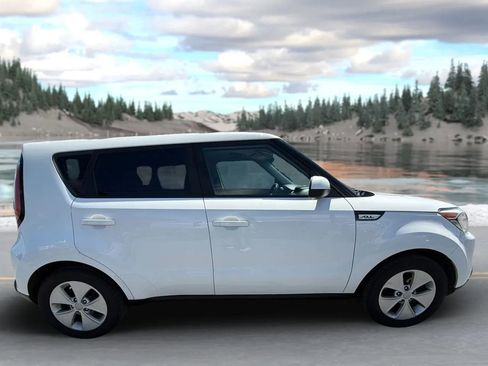 Used 2016 Kia Soul EV image 2