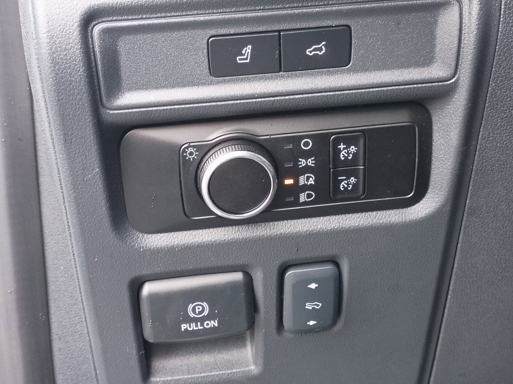 Used 2024 Ford Expedition XLT AWD/4WD image 22