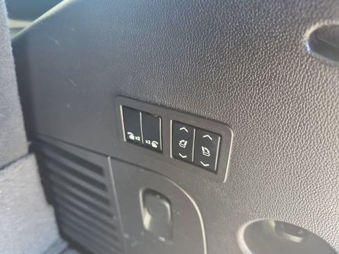 Used 2016 Chevrolet Tahoe LTZ RWD image 17