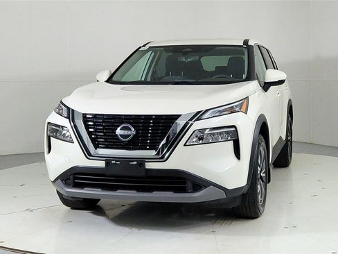 Certified 2023 Nissan Rogue SV image 2