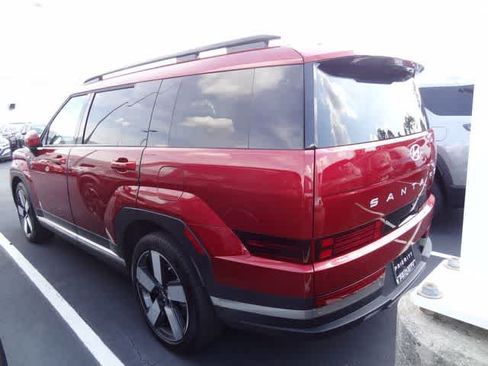 Used 2025 Hyundai Santa Fe Limited FWD image 8