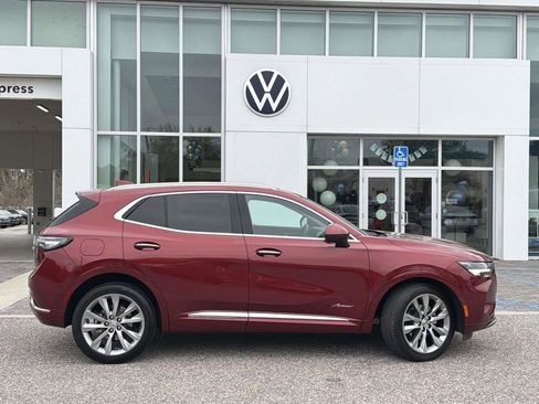 Used 2022 Buick Envision Avenir w/ Technology Package II image 28