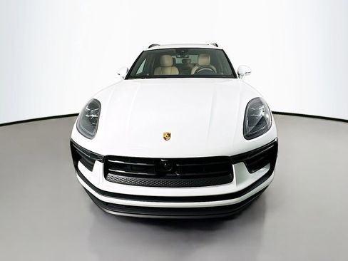 Used 2025 Porsche Macan image 6