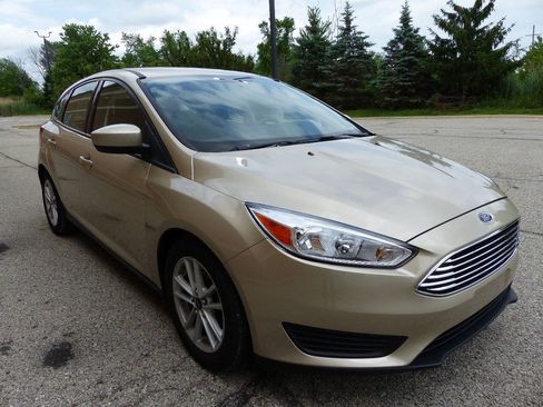 Used 2018 Ford Focus SE FWD image 12