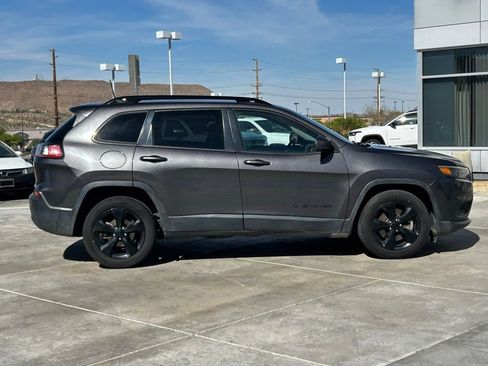 Used 2021 Jeep Cherokee Latitude Plus image 13