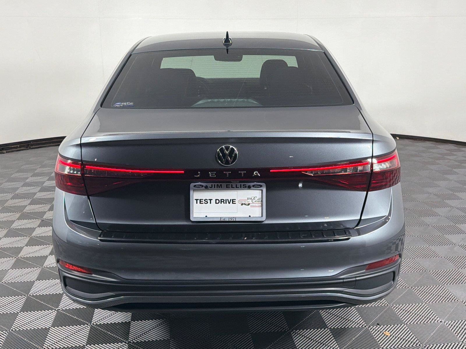 Used 2025 Volkswagen Jetta Sport FWD image 6