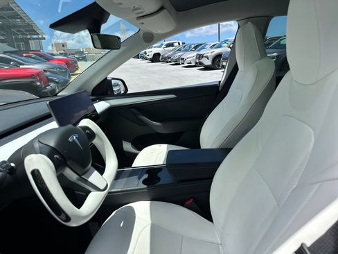 Used 2023 Tesla Model Y Performance AWD/4WD image 12
