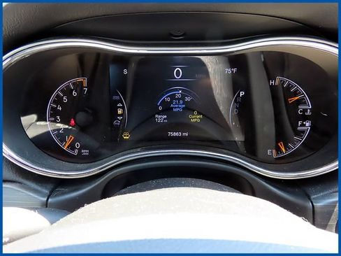 Used 2019 Jeep Grand Cherokee Laredo w/ Security & Convenience Group AWD/4WD image 14