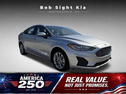 Used 2019 Ford Fusion SE FWD image 22