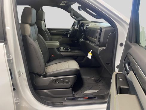 New 2026 Chevrolet Silverado 2500 ZR2 image 8