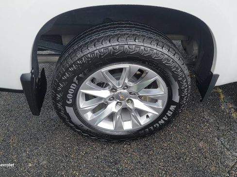 Used 2021 Chevrolet Silverado 1500 LTZ w/ LTZ Premium Package AWD/4WD image 13