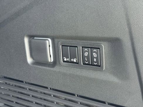 New 2026 GMC Yukon XL AT4 Ultimate AWD/4WD image 29