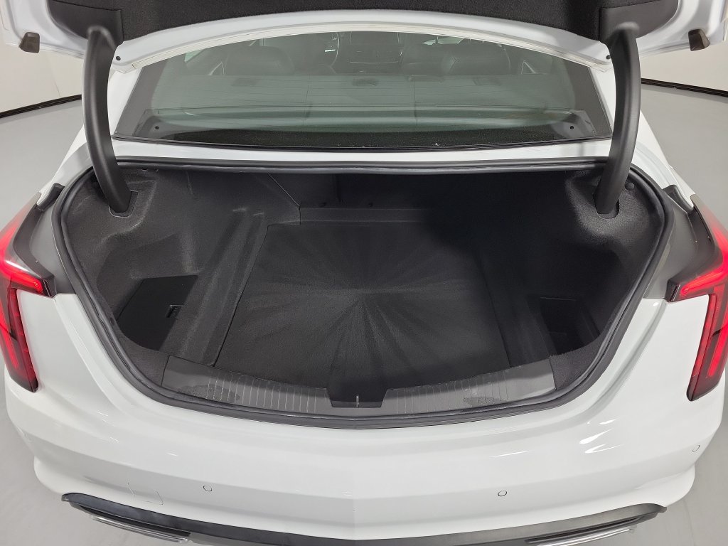 Used 2024 Cadillac CT5 Luxury RWD image 9