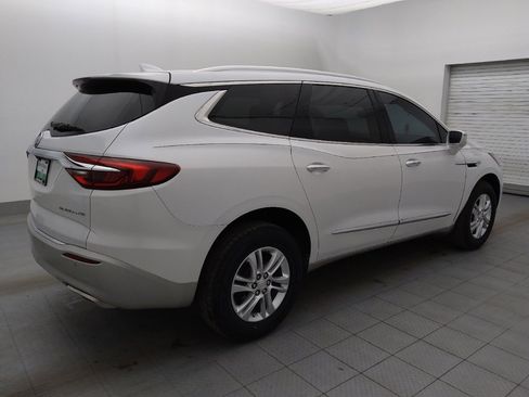 Used 2018 Buick Enclave Essence image 10