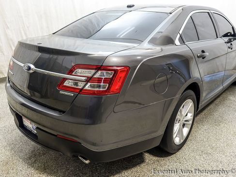 Used 2018 Ford Taurus SE image 8