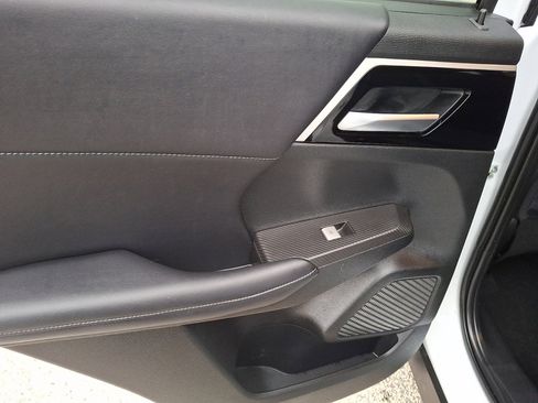 Used 2024 Mitsubishi Outlander SE image 19