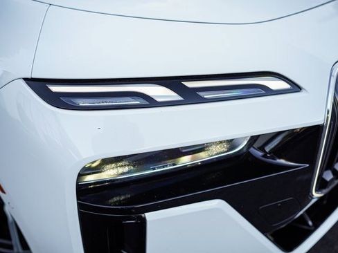 Used 2023 BMW i7 xDrive60 image 13