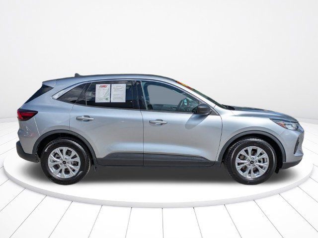 Used 2024 Ford Escape Active FWD image 3