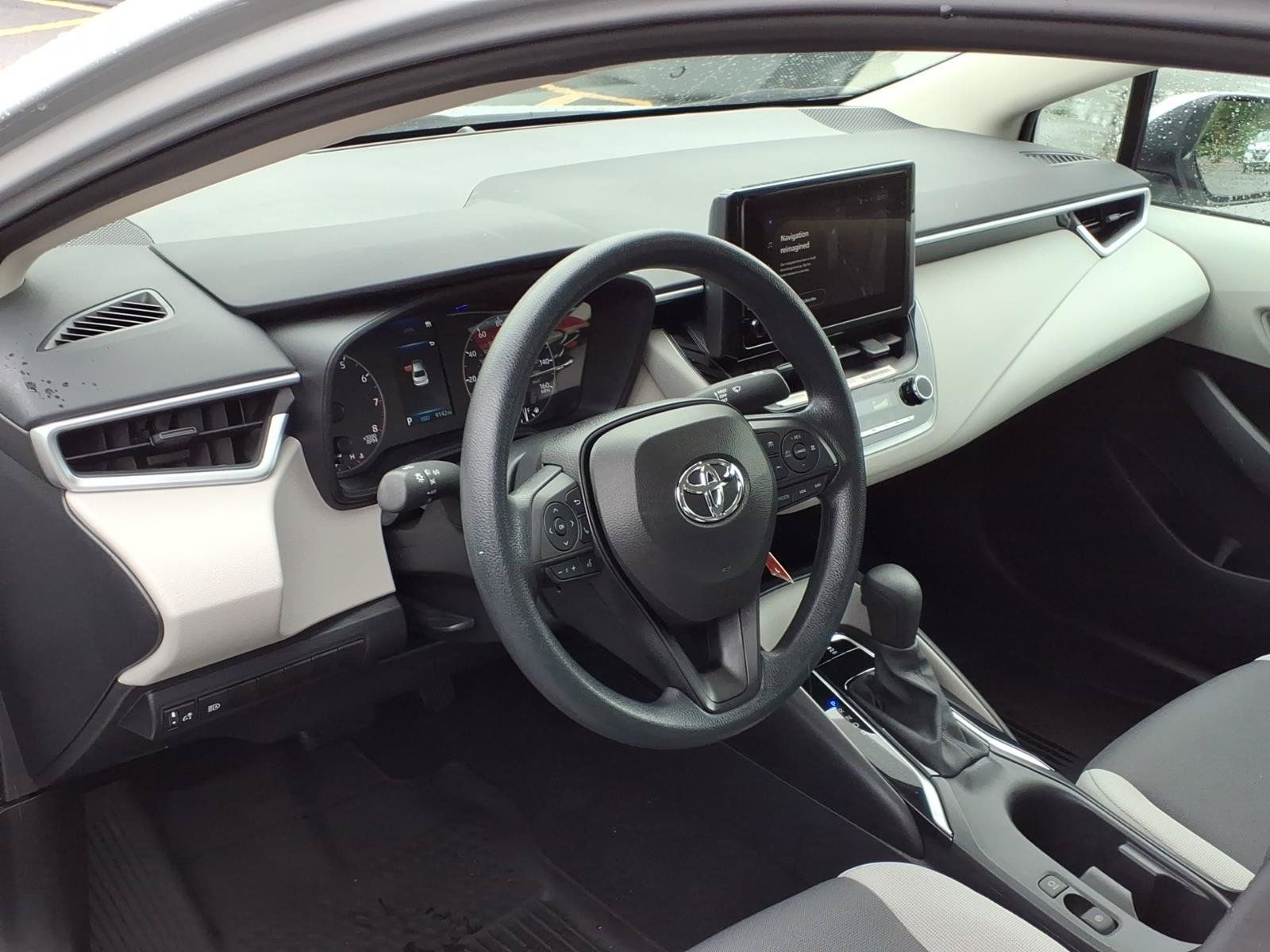 Used 2024 Toyota Corolla LE FWD image 5