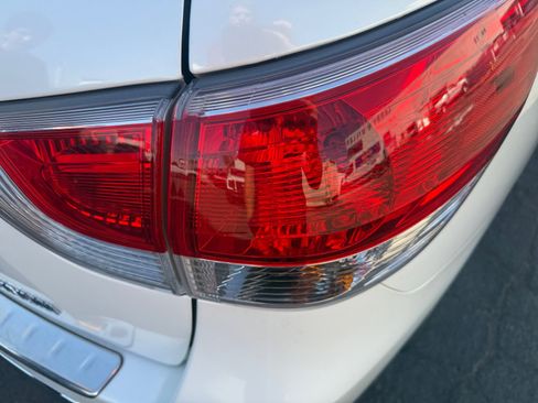 Used 2016 Nissan Pathfinder Platinum image 30